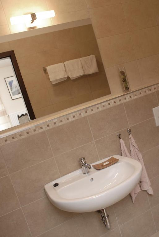 Fürjes Villa Panzió Balatonfüred Habitación foto